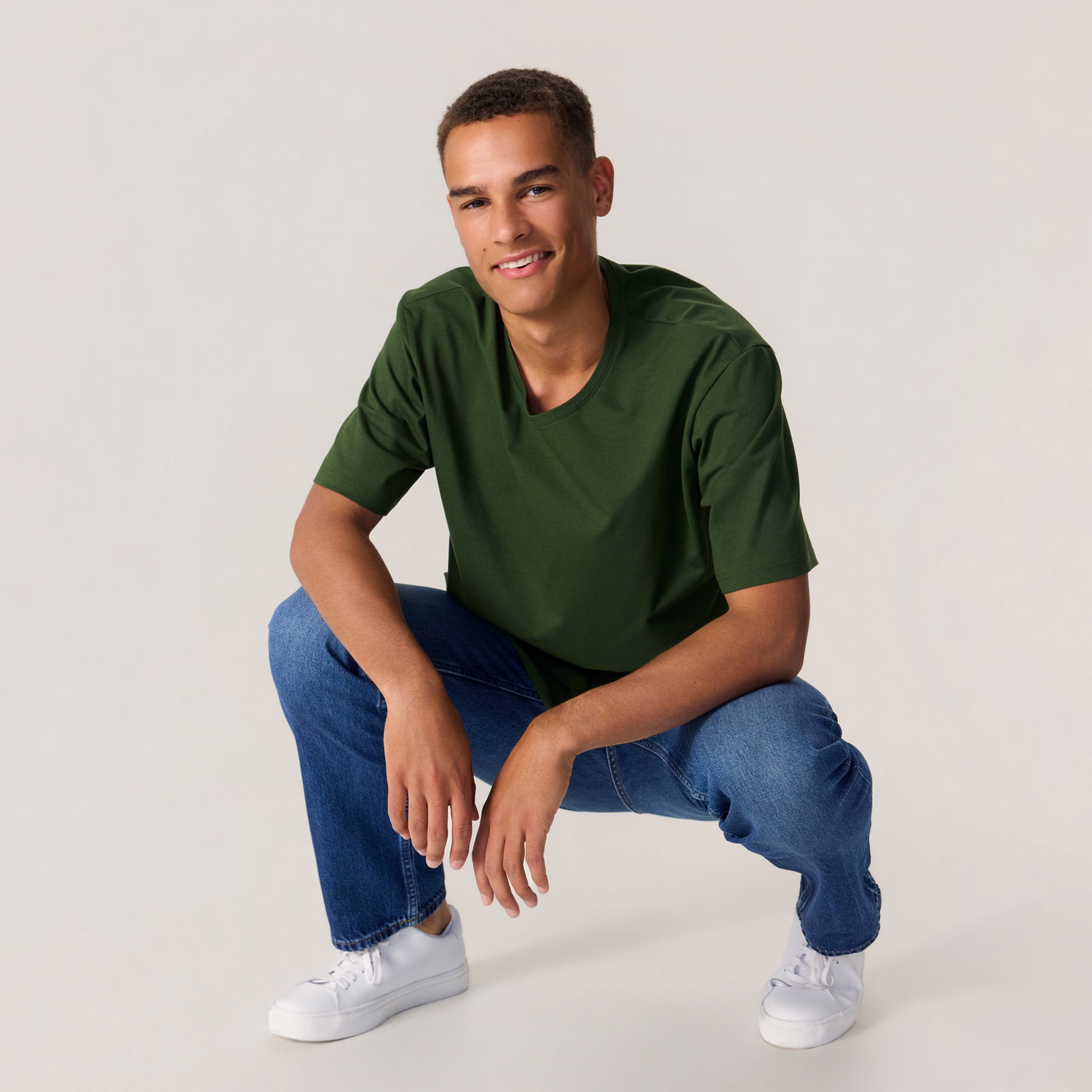 Uutta! Unisex t-paita maastonvihreänä