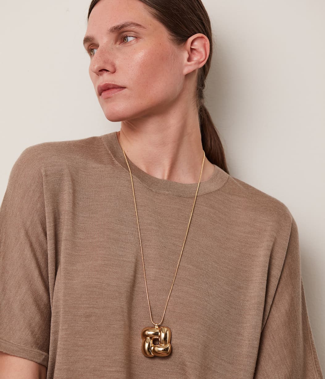 New in: Woven Square Pendant