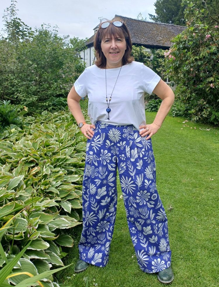 Crafty Crofter in Festival de Flores Stretch Cotton Denim Twill