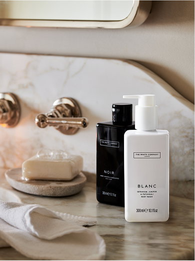 blanc shower gel and noir bath soak