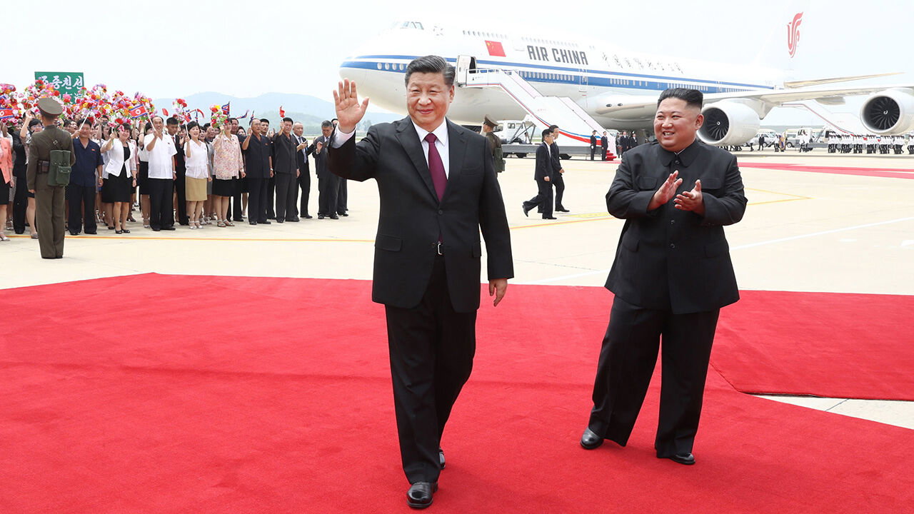 A grand welcome ceremony is held by the Democratic People's Republic of Korea (DPRK) for Chinese President Xi Jinping at the Sunan International Airport in Pyongyang, DPRK, June 20, 2019.