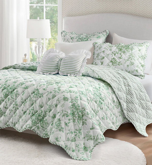 Adele 3 Piece Quilt Set With Decorative Pillow