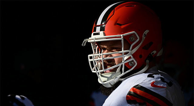 Joel Bitonio, All-Pro guard with Browns, retires from NFL after 12 seasons