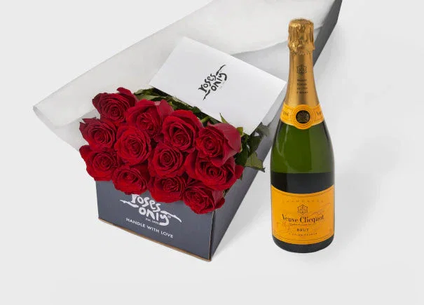 Image of Red Roses Gift Box & Veuve Clicquot Ponsardin Brut Champagne (ROA20)