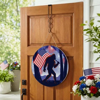 Red White & Bloom Wood Round Door Décor, Bigfoot, 18"