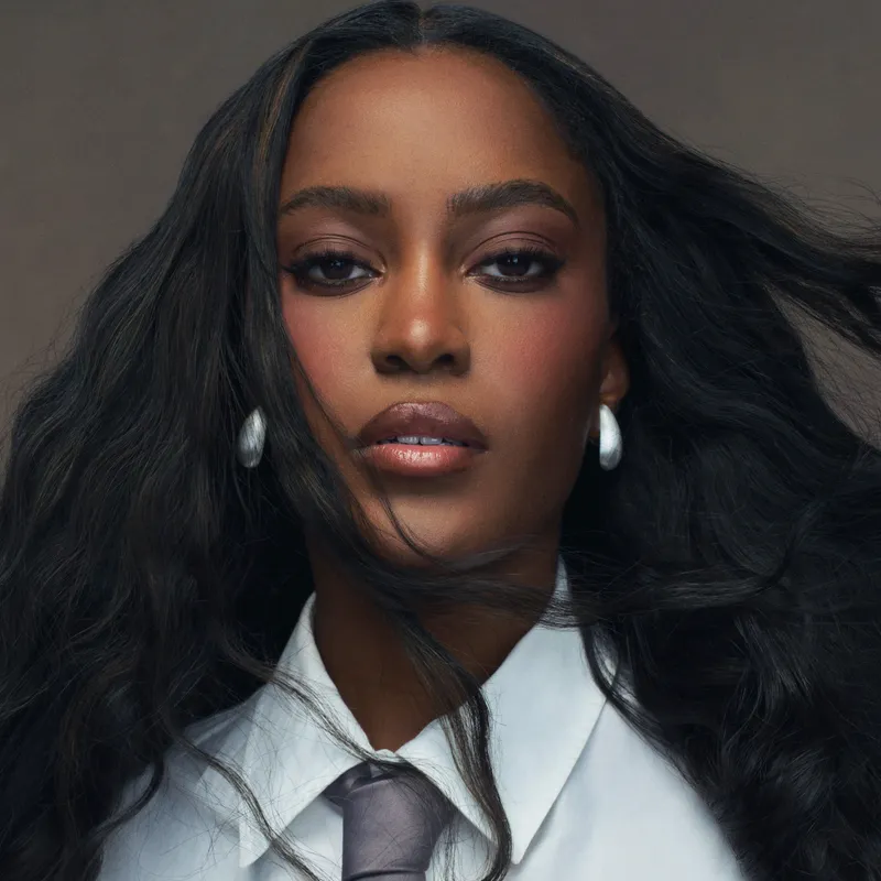 Ciara Miller: 