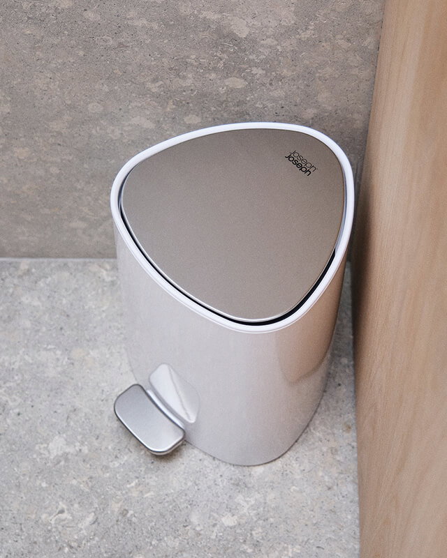 EasyStore™ 5L Gloss White Bathroom Pedal Bin