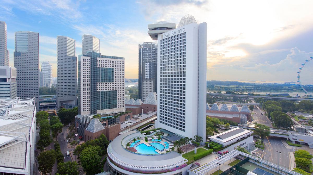 Singapore Marina Bay Opulence with Daily Breakfast, Nightly Cocktails & Club Lounge Upgrades Available