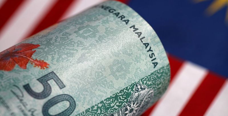 Ringgit closes slightly higher against US$, major currencies