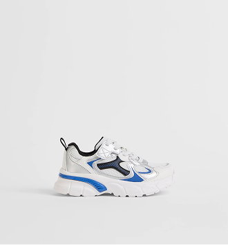 Kids’ mesh trend sneakers