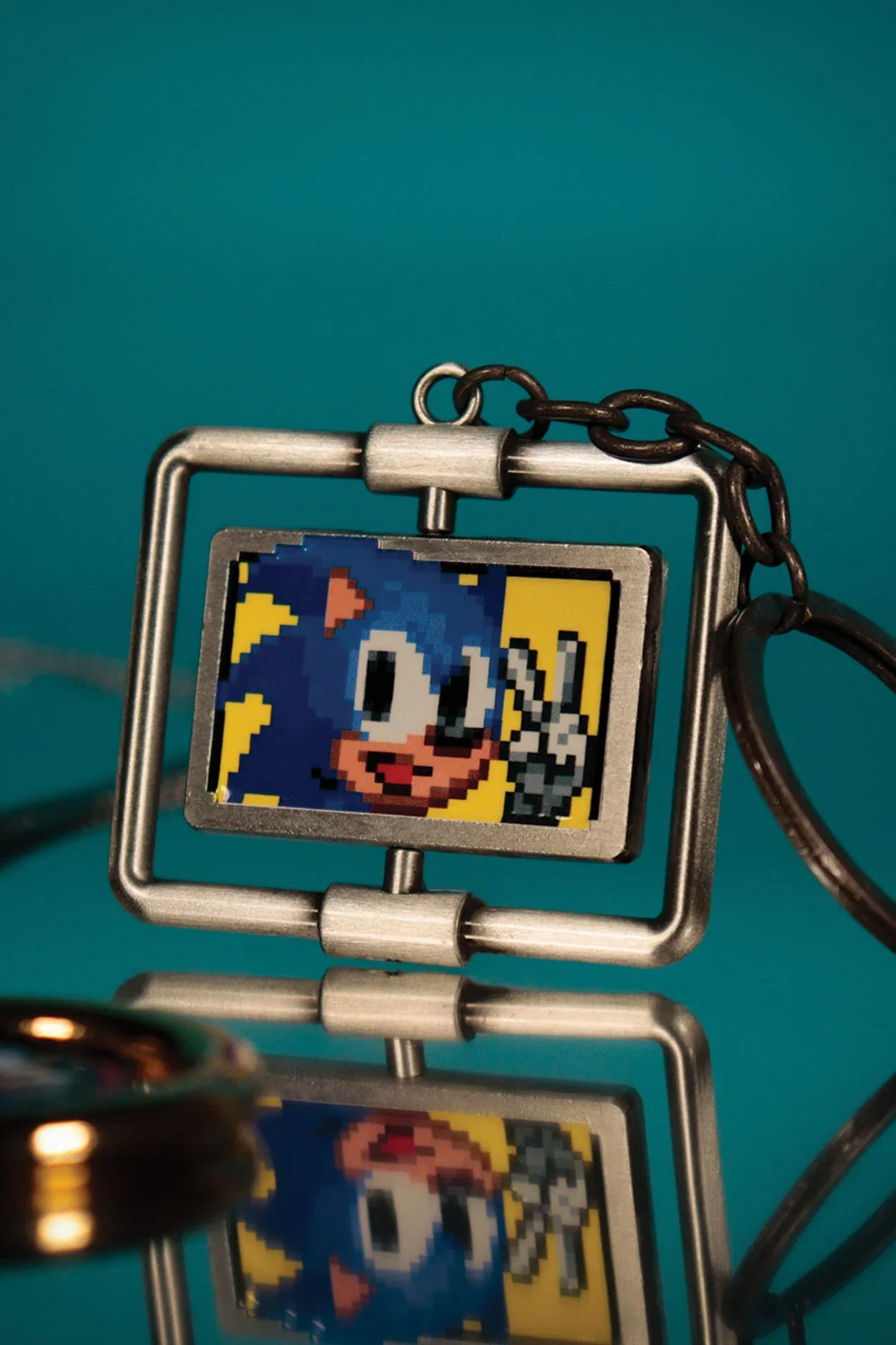 Image of Sonic the Hedgehog: Spinning Keyring by Fanattik