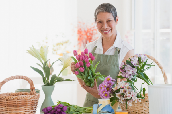 600x400-woman-flower-shop-lifestyle
