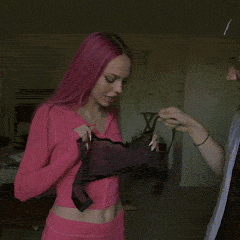 ADÉLA behind the scenes