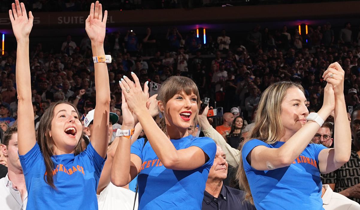 Taylor Swift and the Haim sisters