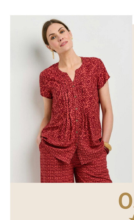 Contrast Pintuck Top