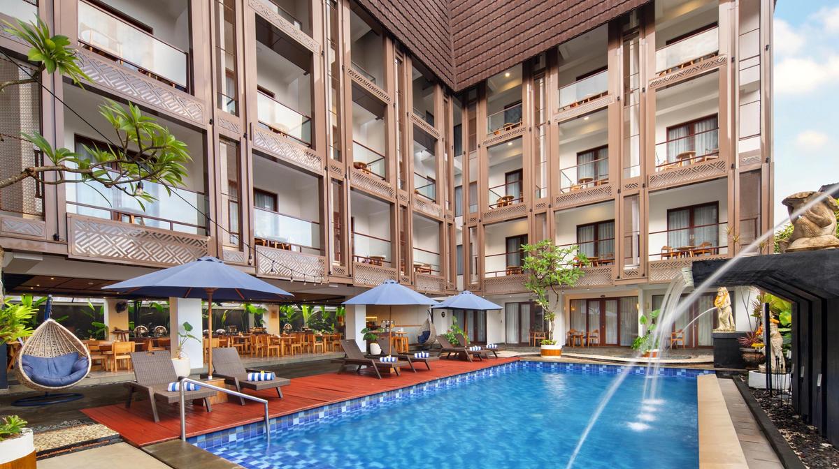 Bali Escape near Legian Beach with Daily Breakfast, Daily Lunch or Dinner & Nightly Free-Flow Drinks Hour