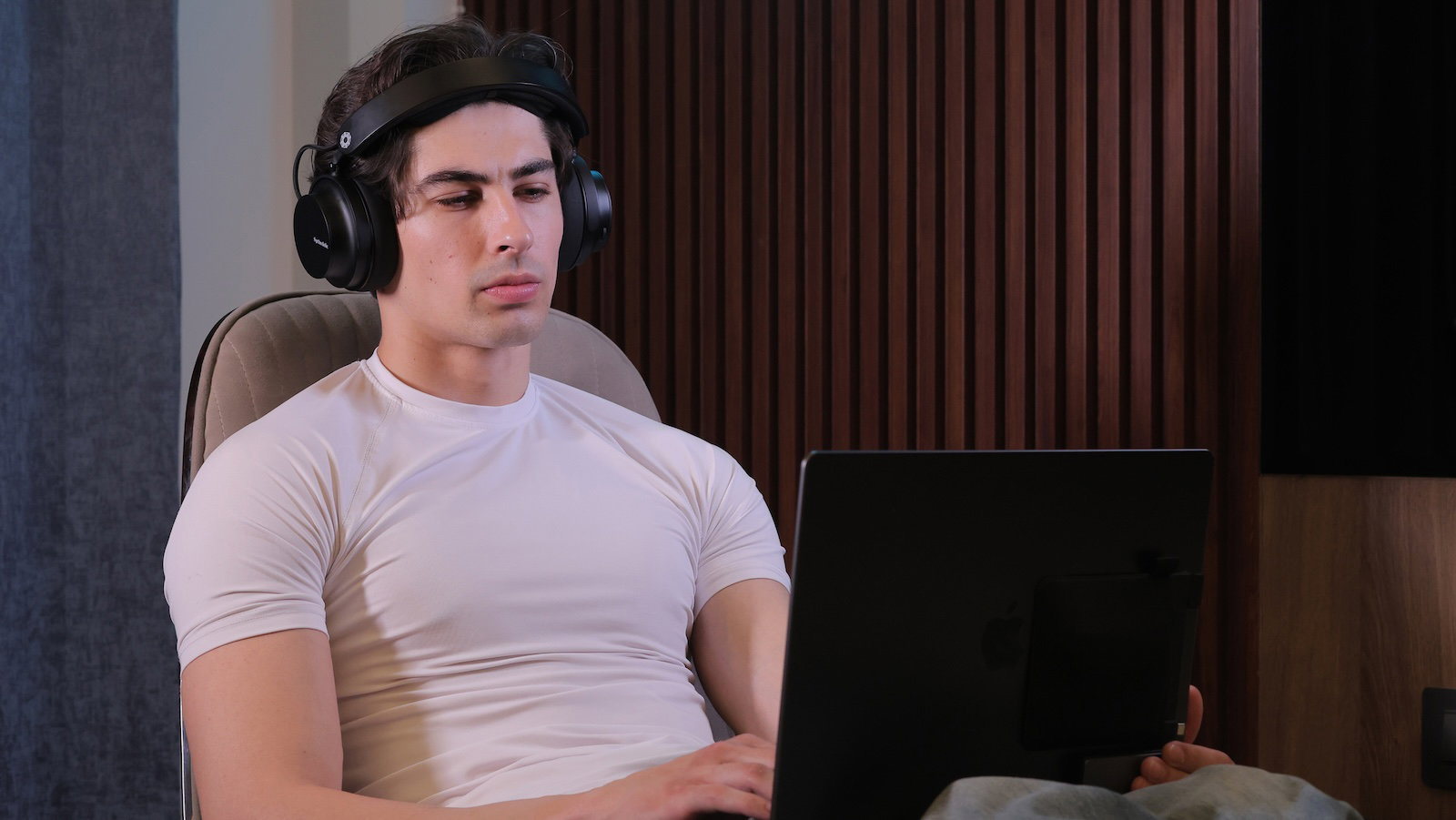 Sychedelic Neuroacoustic Headphones