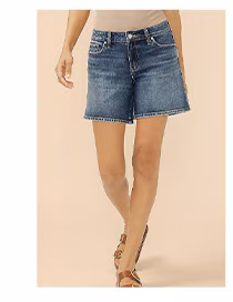 Model wearing maurices clothing.