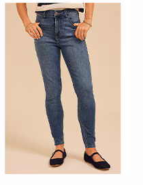 Model wearing maurices clothing.