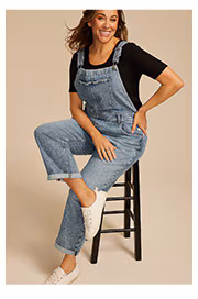 Model wearing maurices clothing.