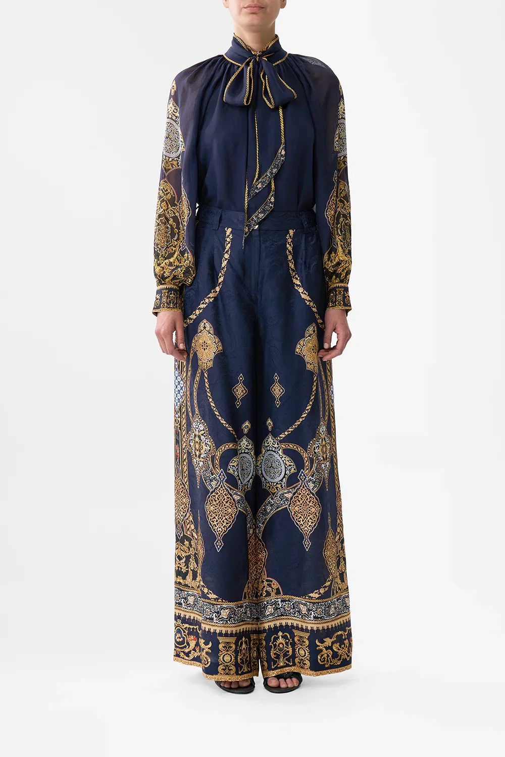Image of DETACHABLE PUSSY BOW RAGLAN BLOUSE THE IMPERIAL GATE