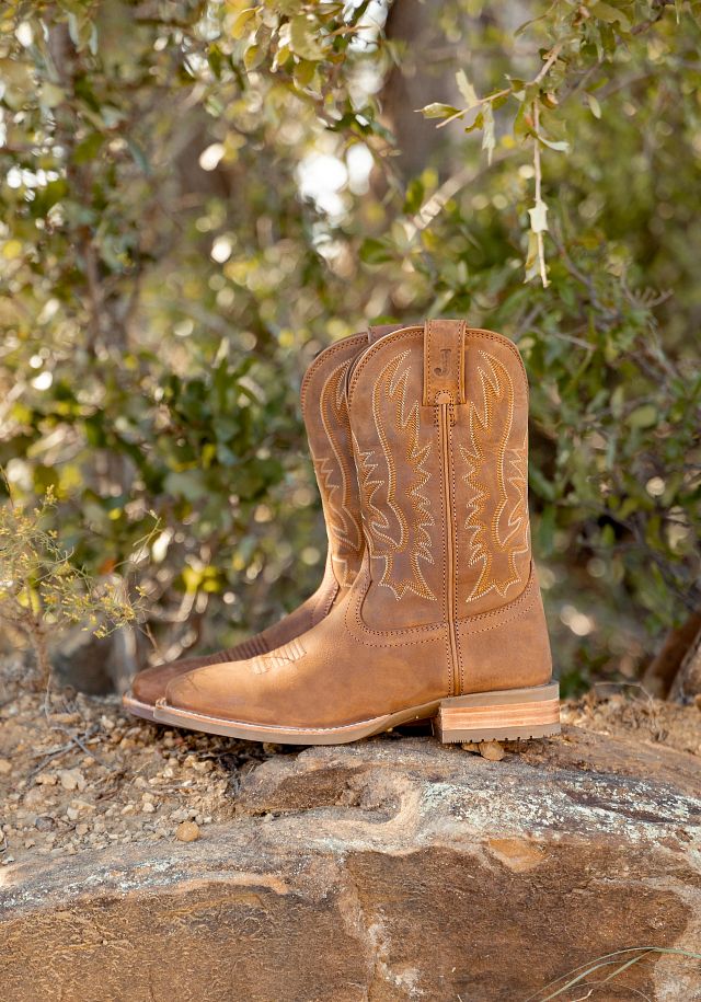 Rustle 11" Western in Chestnut Brown (Brown).