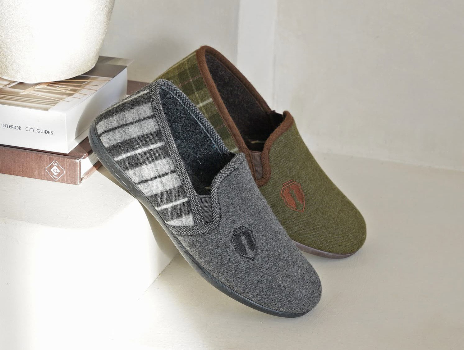 An image of the Lotus men's Carlos slippers