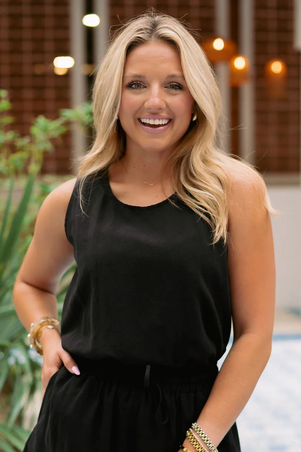 Image of SSYS Jada Linen Sleeveless Top In Black