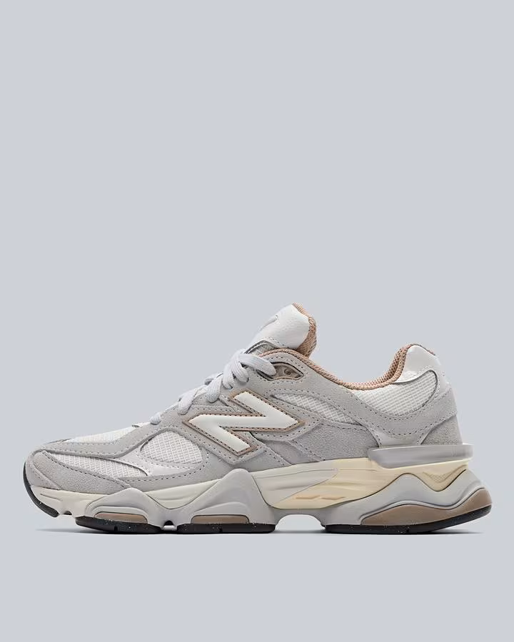 New Balance Womens 9060 Trainers
