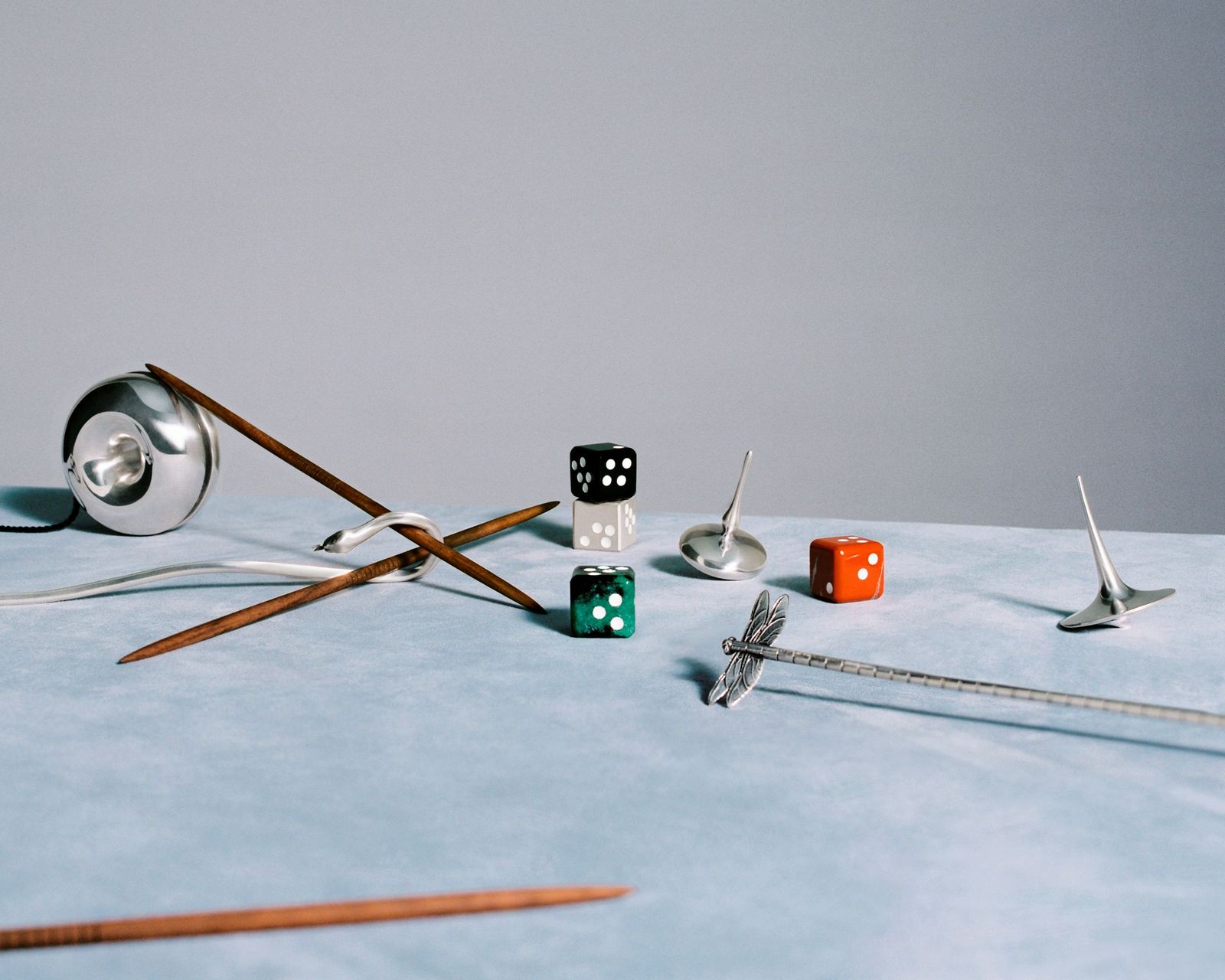 Silver games, dice and yoyo