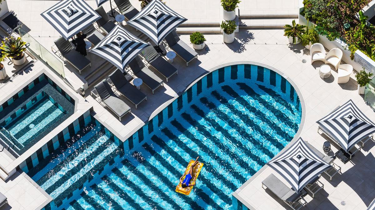 Gold Coast Ocean-View Glamour with A$100 Dining Credit, Daily Breakfast & Nightly Drinks