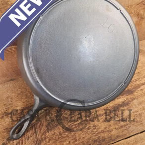 Big bacon skillet!  Beautiful 1930's Lodge #10 Cast Iron Skillet with 3 Notch Heat Ring. SC24