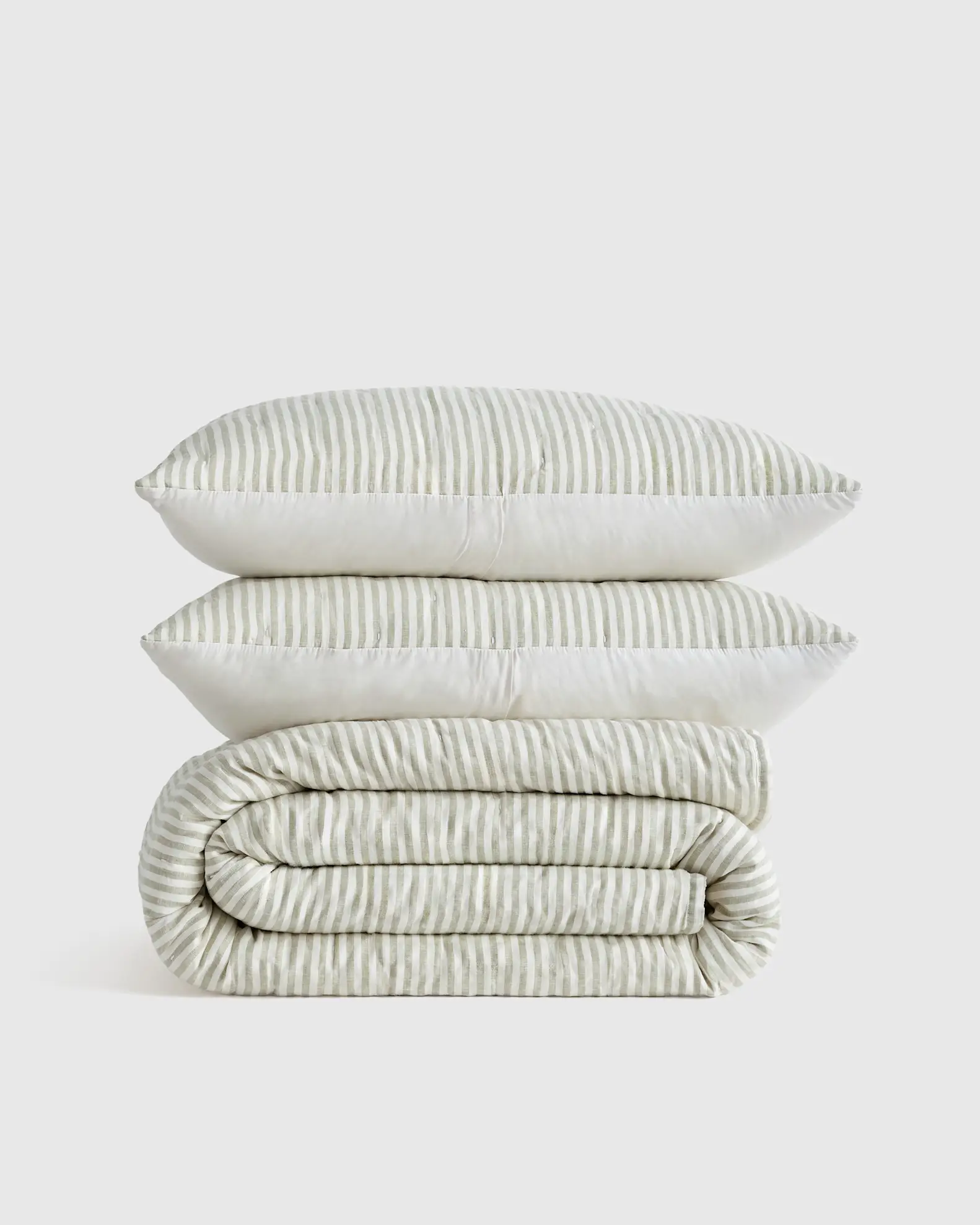 European Linen Patterned Quilt Set