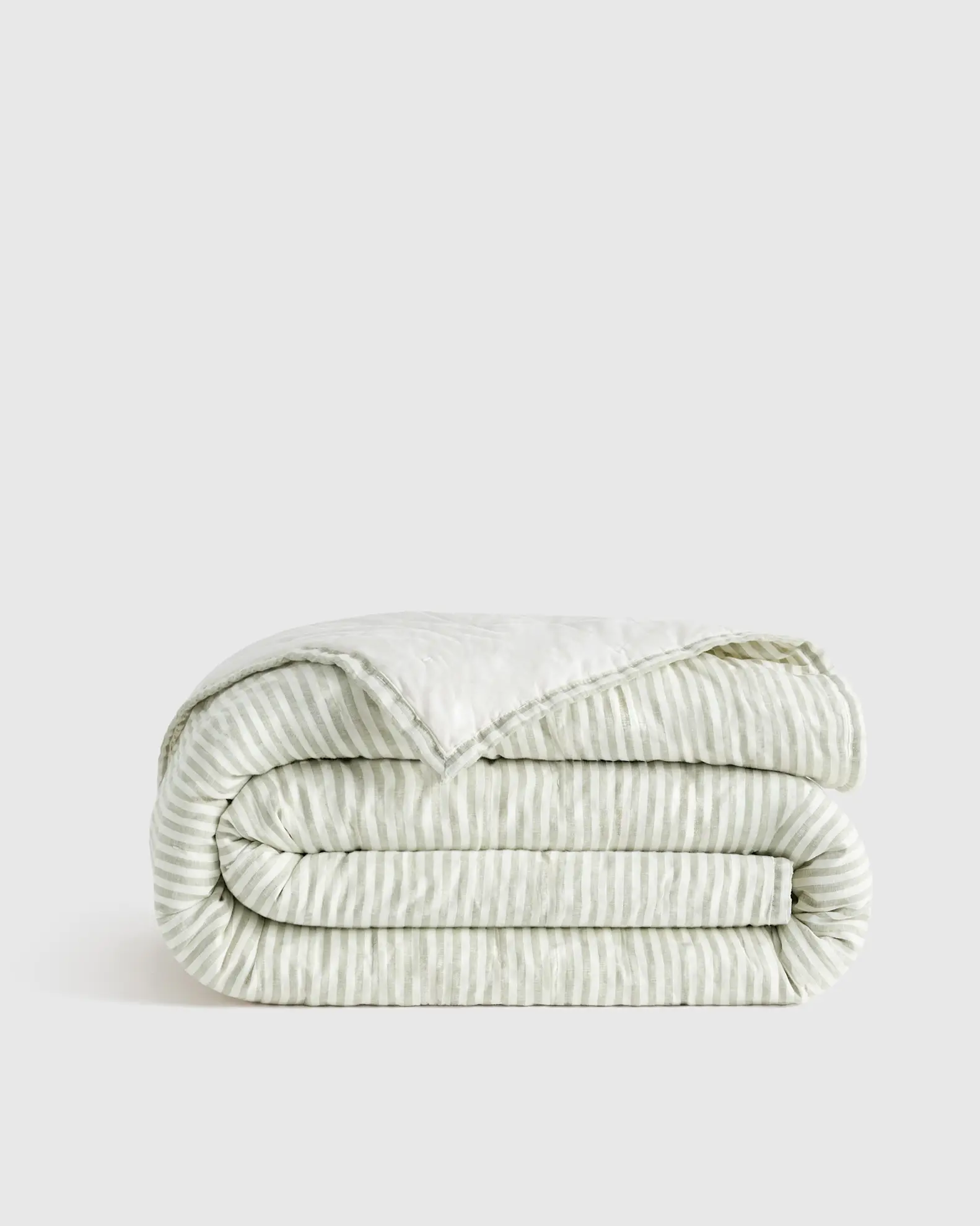 European Linen Patterned Quilt