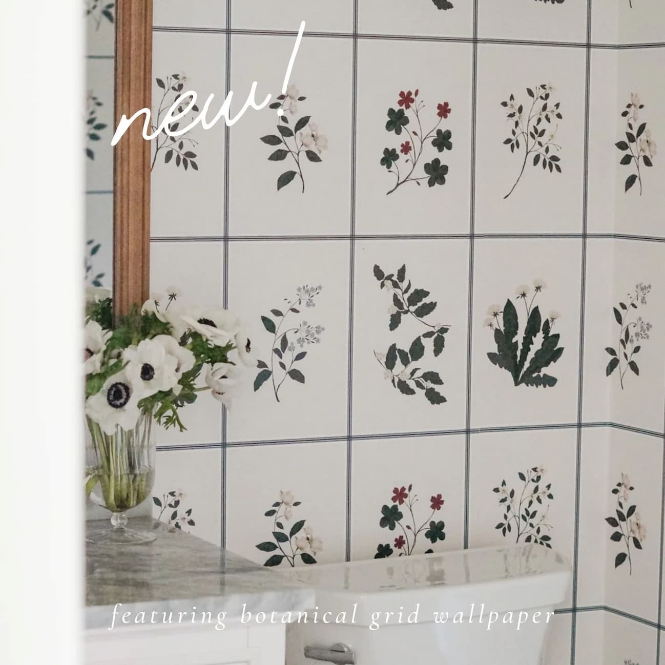 Botanical grid wallpaper in bathroom