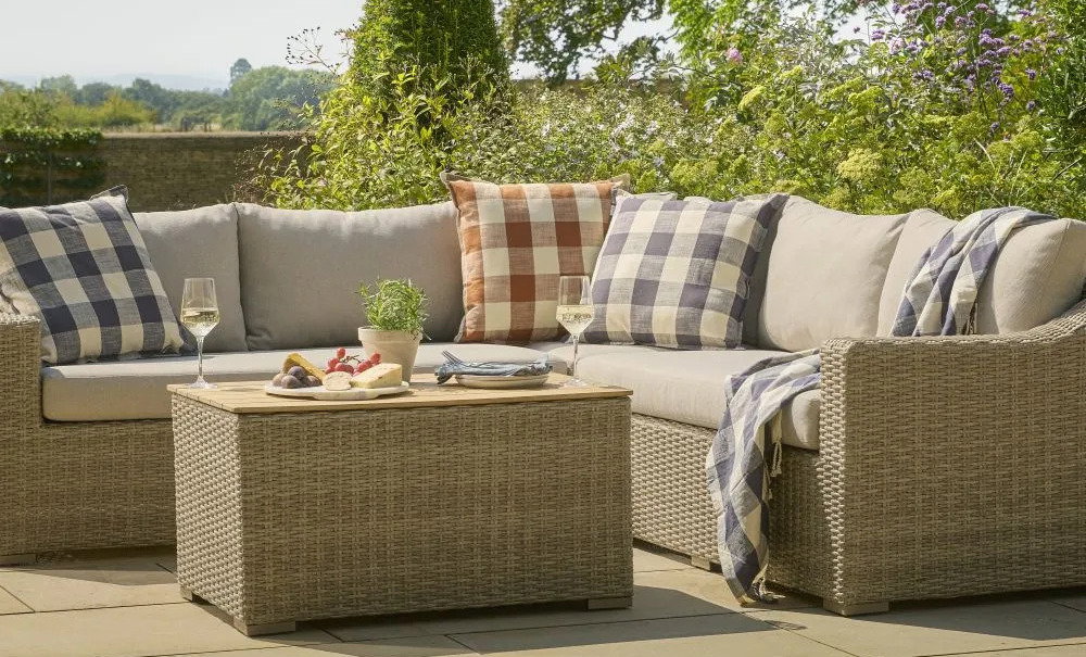 How to: create an outdoor living room