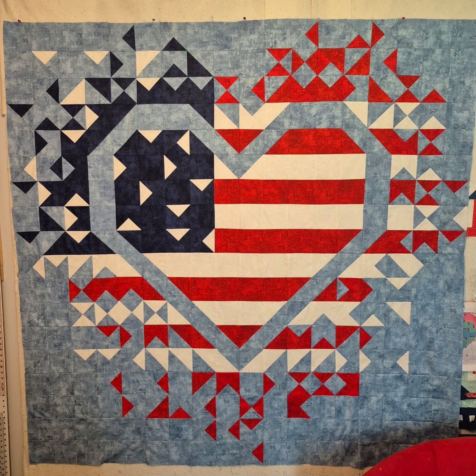 Exploding Hearts Quilt by Linda