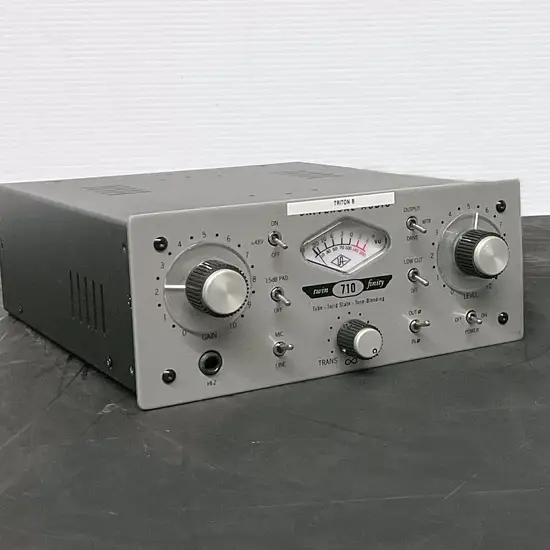 Universal Audio 710 Twin-Finity Microphone Preamp