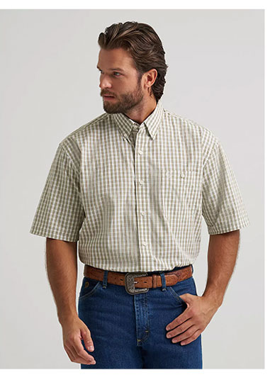Wrangler® George Strait™ Short Sleeve One Pocket Button Down Shirt