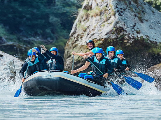 Gruppe beim Rafting