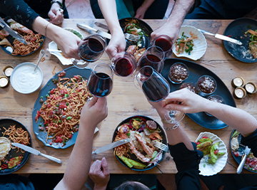 Tisch mit Essen