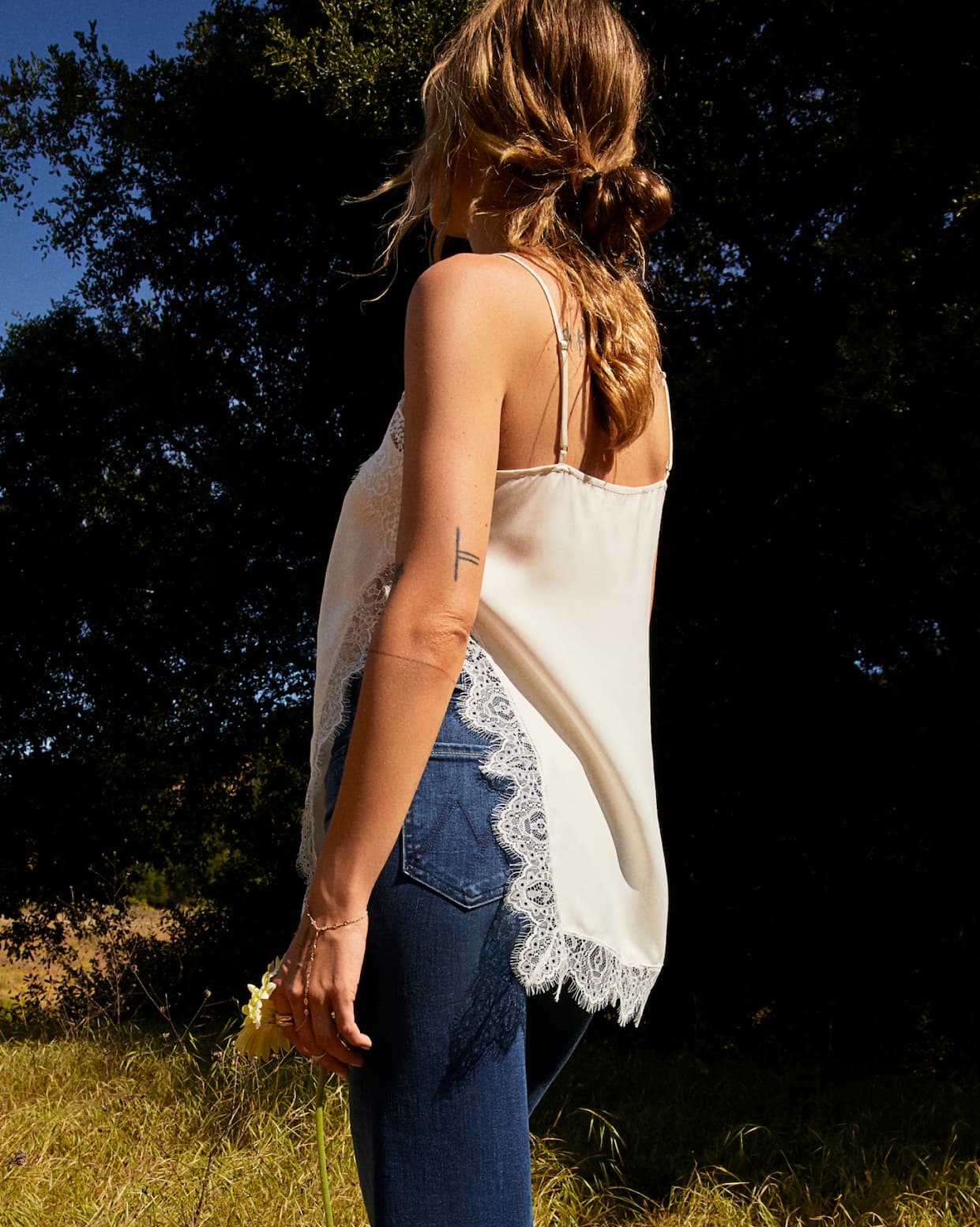 The Sweettalker in White