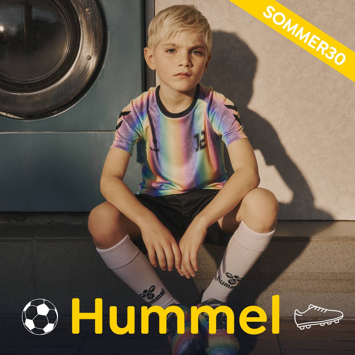 Hummel barneklær hos DressMyKid. Handle nyheter og favoritter fra Hummel og få 30% rabatt på ditt neste kjøp.