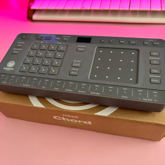 AlphaTheta Chordcat 8-track Groovebox