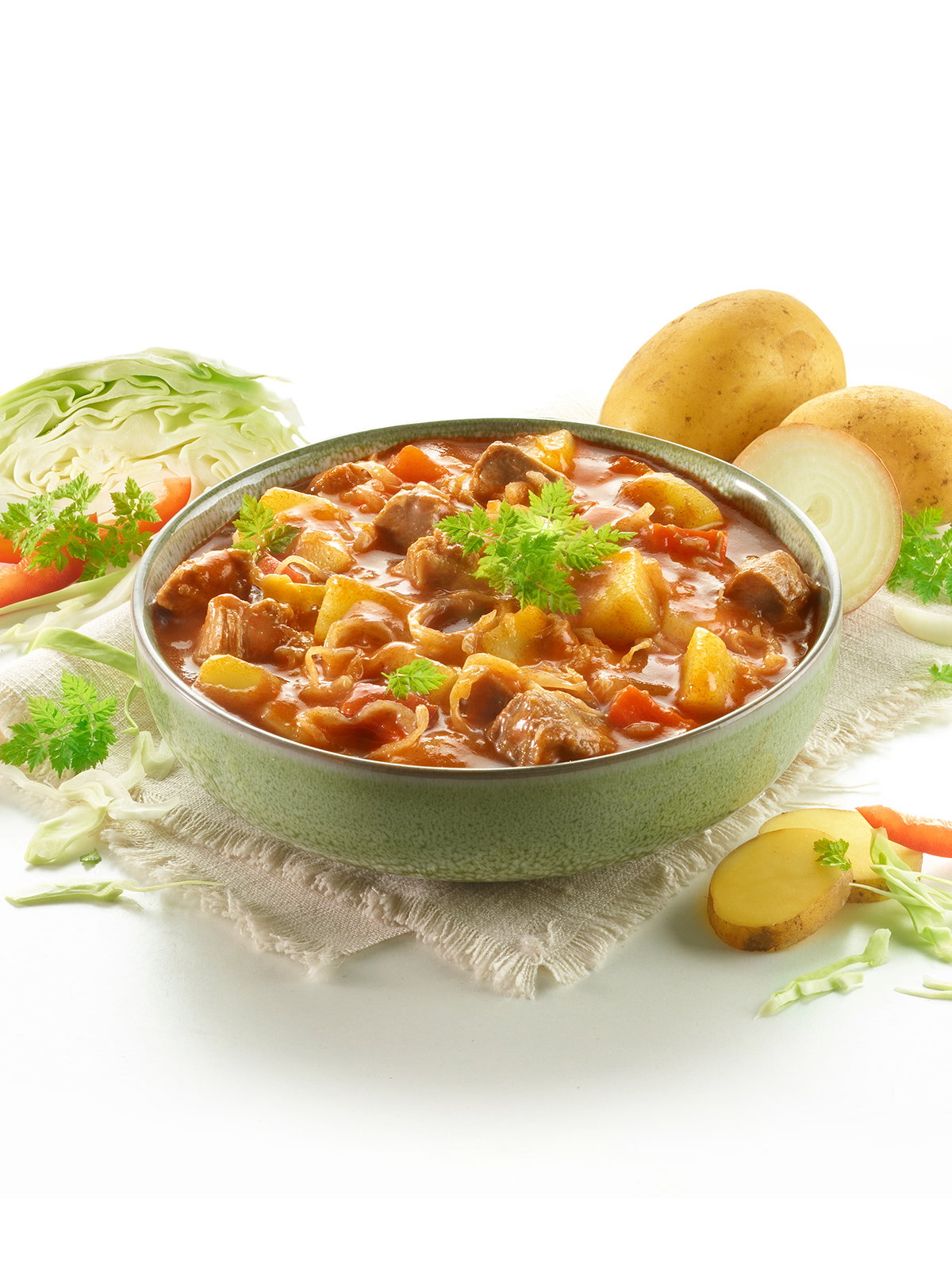 Image of Gulasch mit Sauerkraut & Kartoffeln