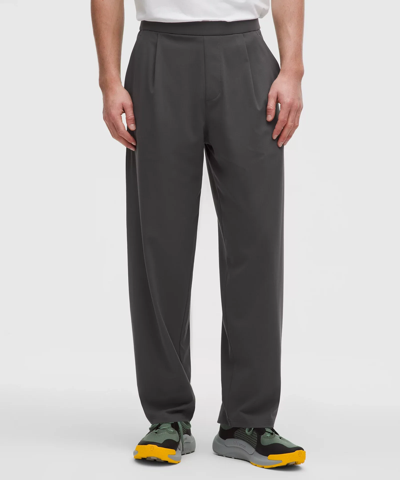 Men's Daydrift Relaxed-Fit Pleated Trouser Regular No Belt Loops