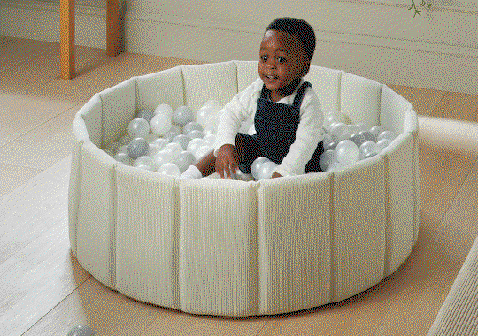 Play Factory Foam Ball Pit with 150 Balls Pink / Ivory
