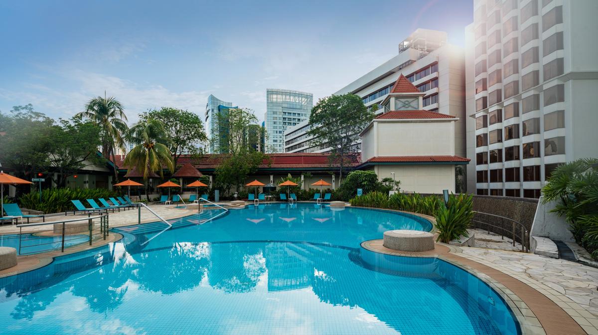 Singapore City Escape near Orchard Road with Daily Breakfast, Nightly Cocktails & Club Lounge Access