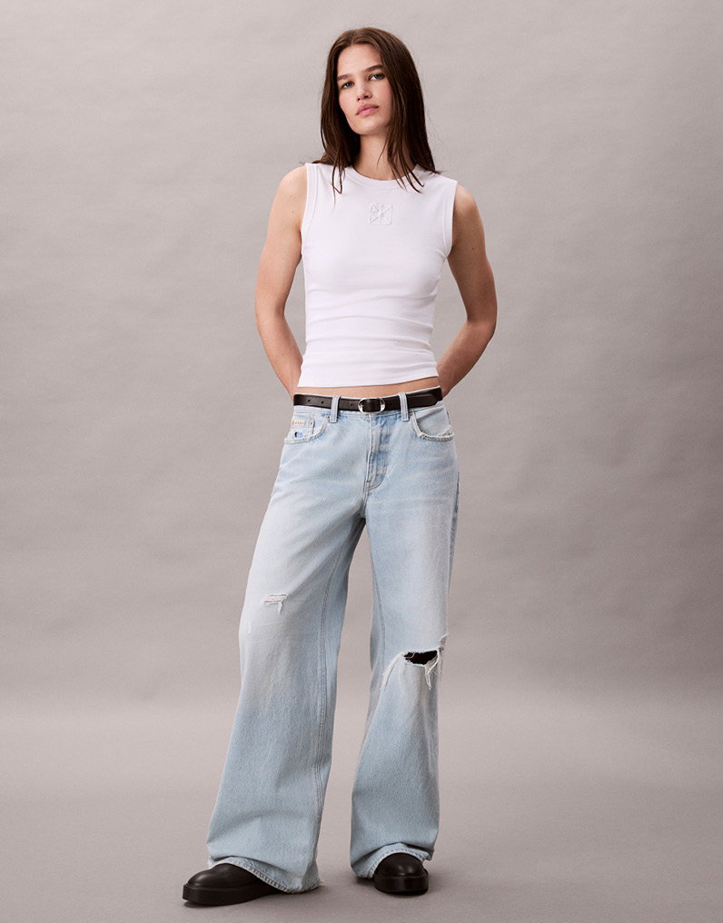 LOW RISE BAGGY JEANS