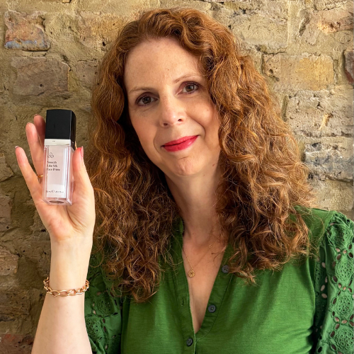 “I love the blurring effect and the way it softens fine lines. It makes your skin feel amazing!